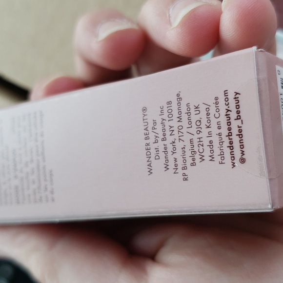 NEW Wander Beauty On-the-Glow Blush & Illuminator Stick Coral Rose/Nude NIB NEW - Picture 3 of 6